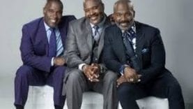3-Winans-Brothers-Sings-National-Anthem-attachment